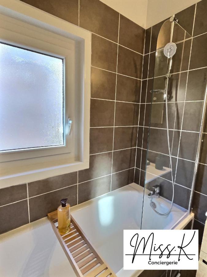 "La Fenetre Sur Le Marche" De Miss.K Conciergerie Apartment Chatillon-sur-Chalaronne Luaran gambar