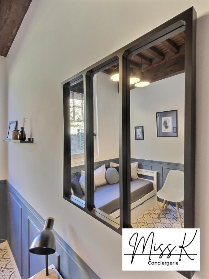 "La Fenetre Sur Le Marche" De Miss.K Conciergerie Apartment Chatillon-sur-Chalaronne Luaran gambar