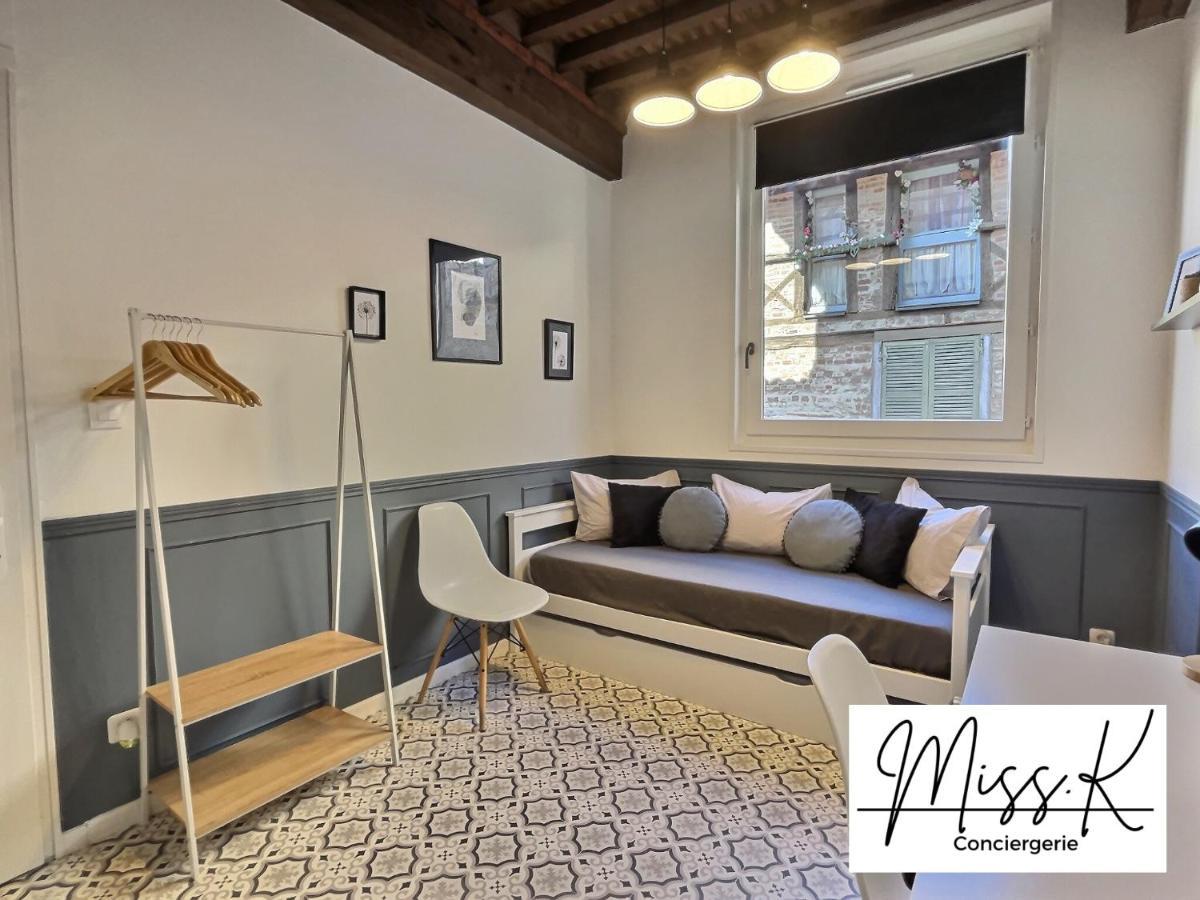"La Fenetre Sur Le Marche" De Miss.K Conciergerie Apartment Chatillon-sur-Chalaronne Luaran gambar