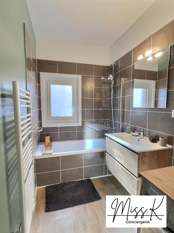 "La Fenetre Sur Le Marche" De Miss.K Conciergerie Apartment Chatillon-sur-Chalaronne Luaran gambar