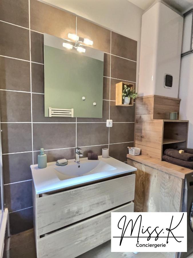 "La Fenetre Sur Le Marche" De Miss.K Conciergerie Apartment Chatillon-sur-Chalaronne Luaran gambar